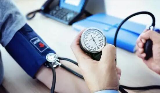 钟南山患高血压20多年，血压一直很稳定，方法值得借鉴