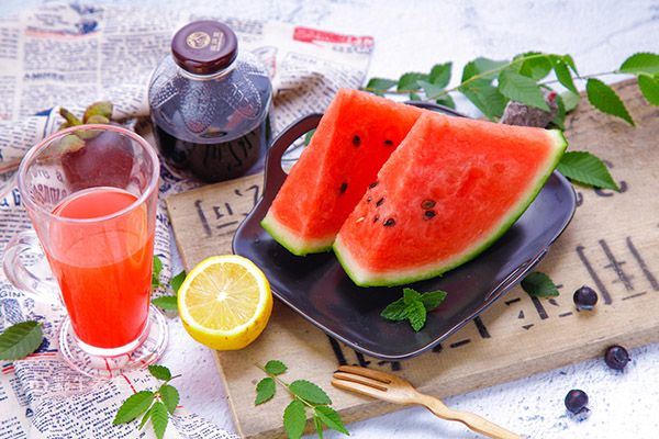 中暑能吃什么食物 吃什么对中暑好