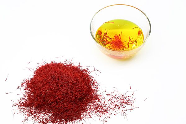 男人喝藏红花的好处 藏红花对男人的功效有哪些
