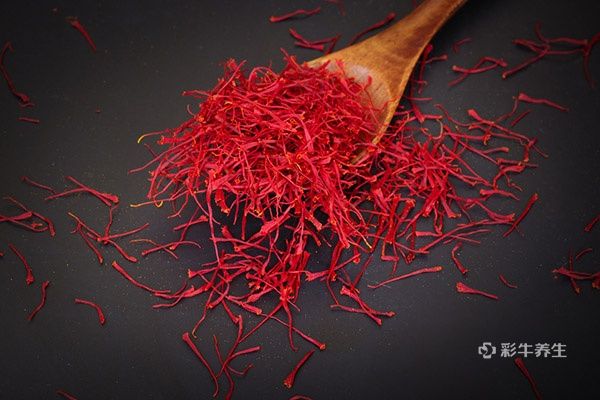 藏红花男人喝了有什么好处 男人喝藏红花的功效