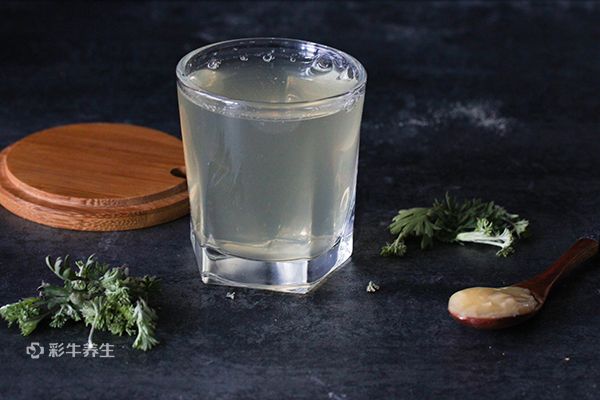 来月经可以喝蜂蜜水吗 来月经可以喝什么