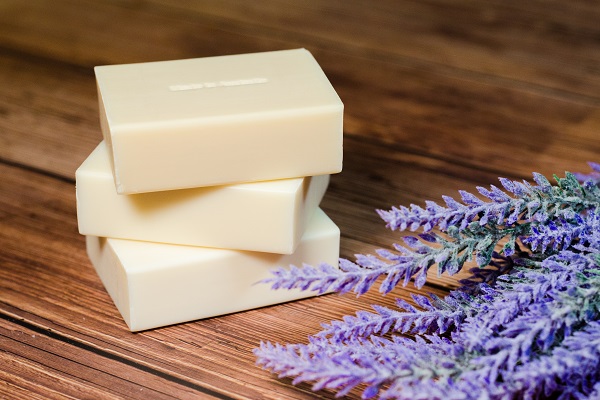 香皂可以洗脸吗 用香皂洗脸的注意事项