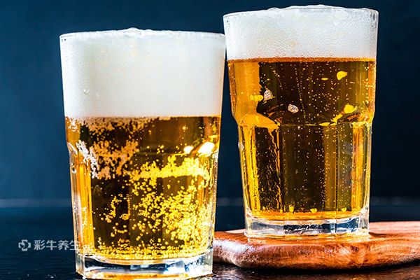 女人喝啤酒的好处和坏处 女人喝啤酒的利弊