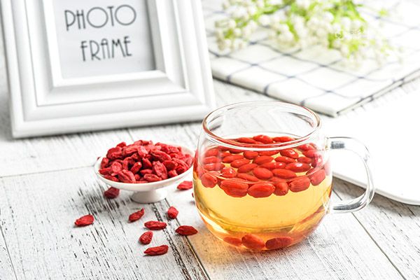 枸杞泡水喝能减肥吗 枸杞泡水喝有什么功效和作用