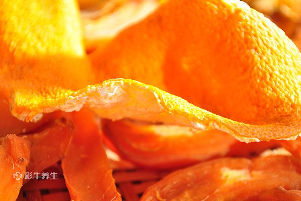 橘子皮泡水喝的功效 橘子皮泡水喝有哪些好处