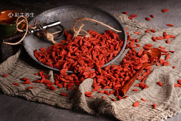 枸杞泡酒多长时间可以喝 枸杞泡酒的功效与作用