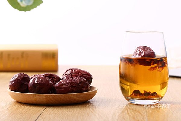 蒲公英和红枣泡水喝的功效 蒲公英和红枣泡水喝好处