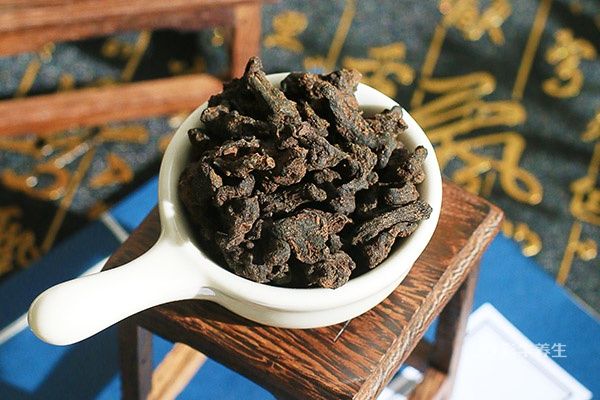 黄精枸杞泡水喝的功效 黄精枸杞泡水喝有什么好处