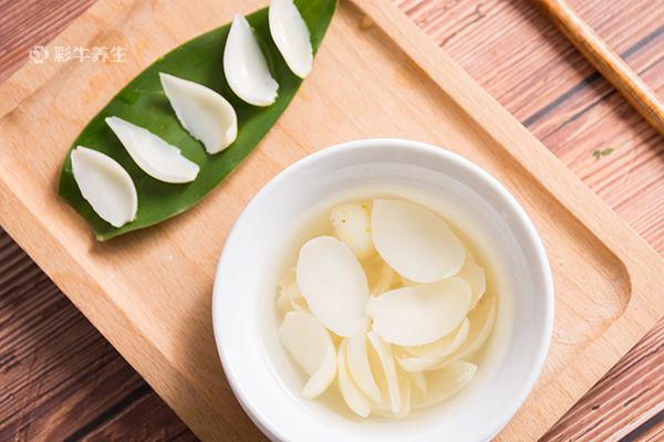 百合泡水喝的功效 百合泡水喝有什么好处