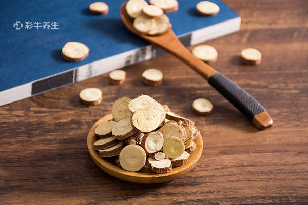 甘草片泡水喝的功效 甘草片泡水喝的好处