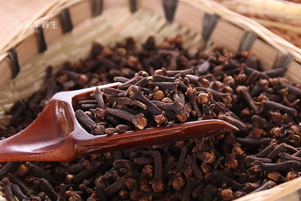 丁香泡水喝的功效 丁香泡水喝有什么好处