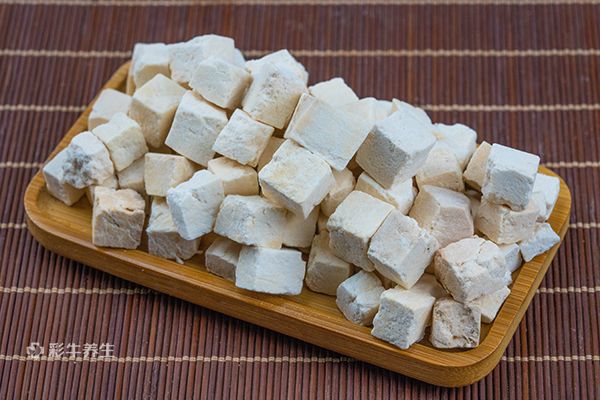 茯苓泡水喝的方法 茯苓泡水喝的功效与作用