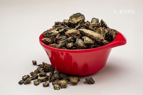 丹参怎样泡水喝 丹参泡水喝的功效作用