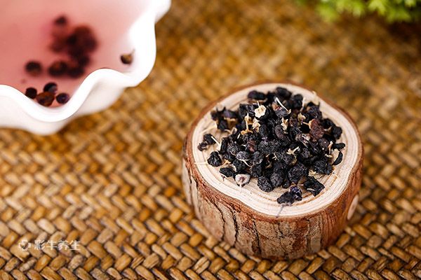 黑枸杞能泡白酒吗 黑枸杞泡酒的功效与作用