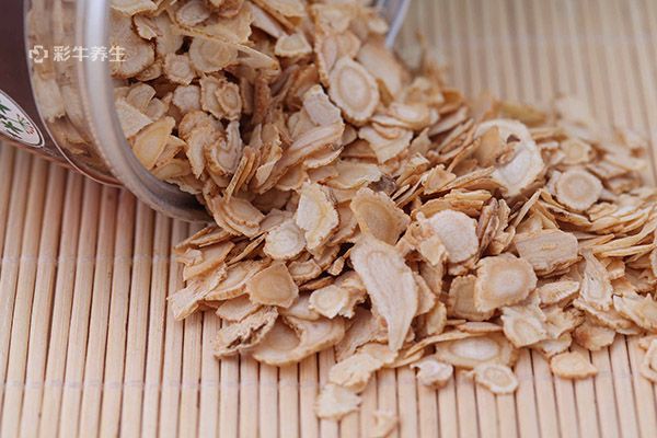 西洋参泡水的正确方法 西洋参泡水喝的作用与功效