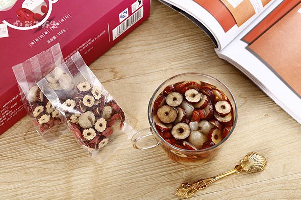 菊花和山楂泡水喝有什么功效 菊花山楂泡水喝的好处