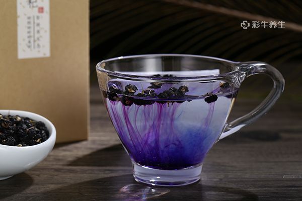 黑枸杞泡水喝的好处 黑枸杞泡水喝的功效与作用