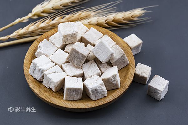 茯苓泡水喝的方法 茯苓泡水喝的功效与作用