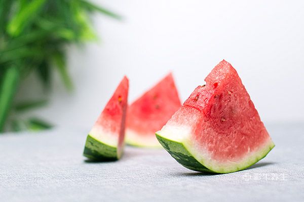 孕妇能不能吃西瓜 孕妇吃西瓜的注意事项