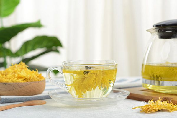 枸杞和菊花能一起泡水喝吗 枸杞和菊花泡水喝的好处