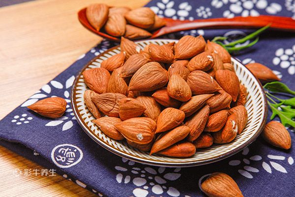 女人吃杏仁的好处 女人吃杏仁有什么功效