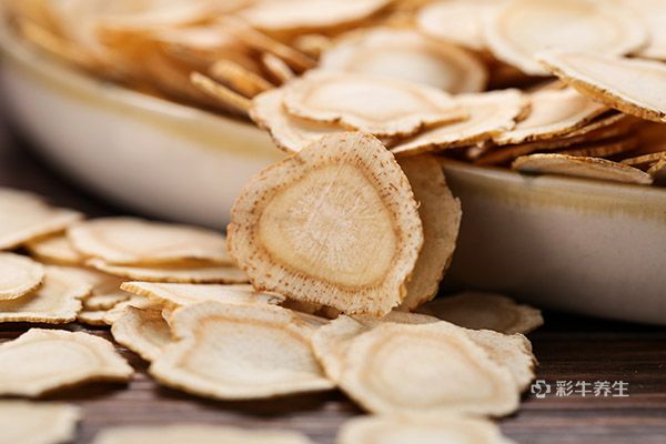 西洋参泡水的正确方法 西洋参泡水喝的作用与功效