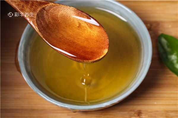 女性睡前喝蜂蜜水好吗 睡前喝蜂蜜水有什么好处