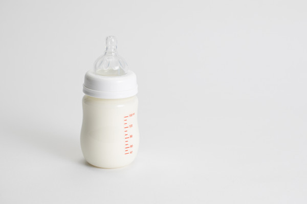 宝宝吐奶厉害的原因 宝宝吐奶的具体原因