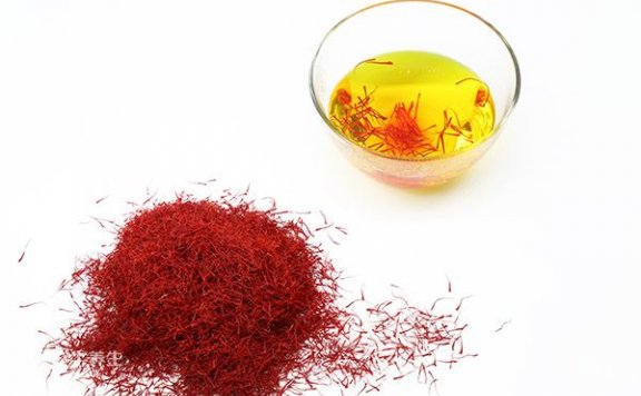 藏红花泡水一次泡几根 藏红花泡水喝的功效