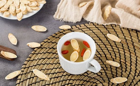 枸杞与黄芪泡水的功效 枸杞与黄芪泡水有哪些好处