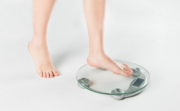 158的女生标准体重 体重超标怎样运动减肥