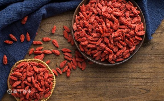 枸杞红枣泡酒的功效与作用 枸杞红枣泡酒的好处