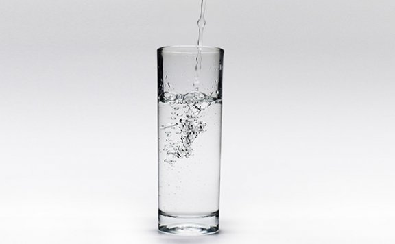 冬天脸上干燥起皮怎么办 如何解决冬天脸上干燥起皮